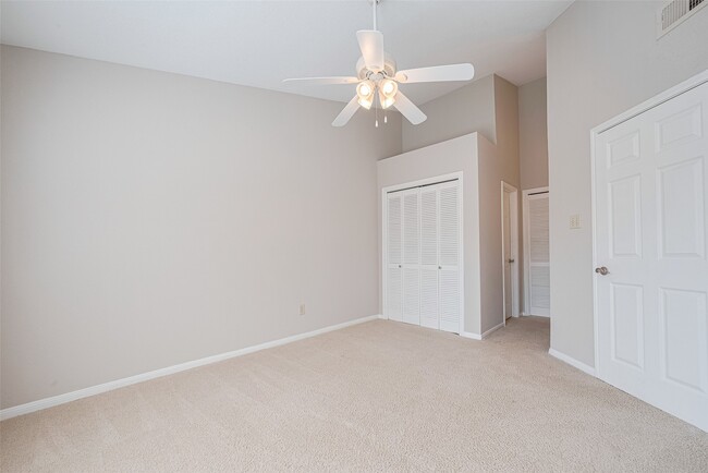 Photo - 2211 S Kirkwood Rd Unidad 19