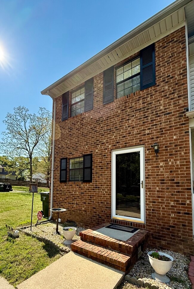 Building Photo - 1903 Malone Rd Unit H