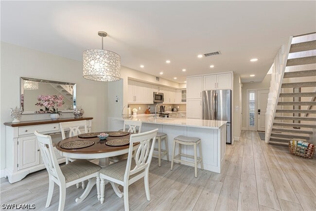 Photo - 833 Meadowland Dr