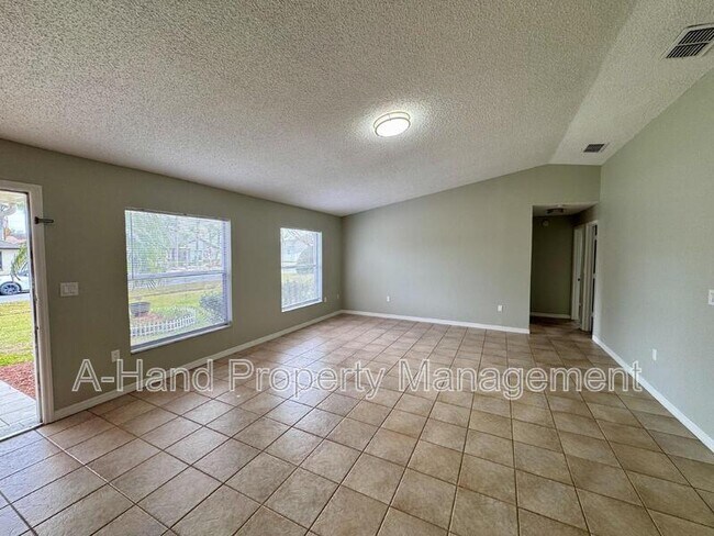 Photo - 918 San Carlos Way