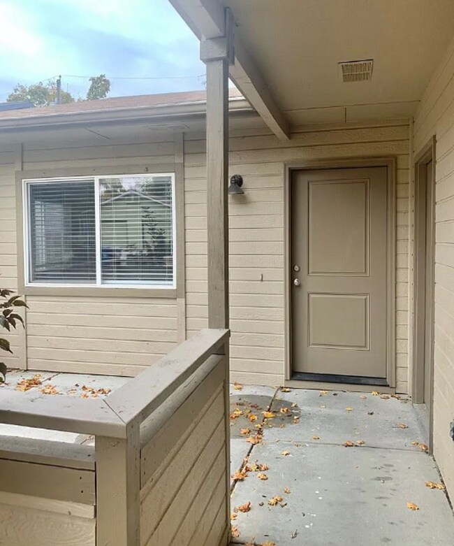 Photo - 3bd 2bath home backing up to the greenbelt...