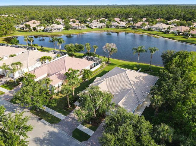 Building Photo - 9193 SE Retreat Dr Rental