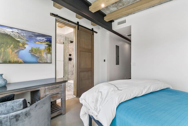 Photo - Perfect Beach Getaway! Hotel-like Studio Home in Secured High-rise Building With Breathtaking Bay...