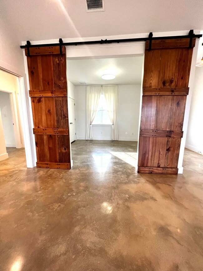 Photo - 3/2 For Lease in The Summit.