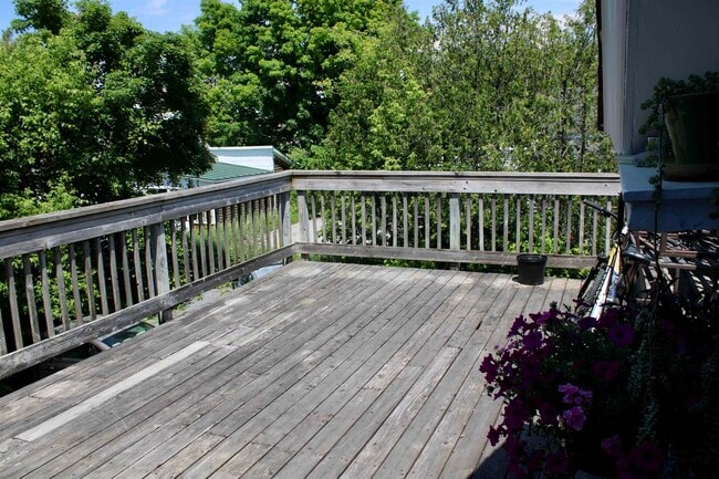 Photo - 45 Court St Unidad A