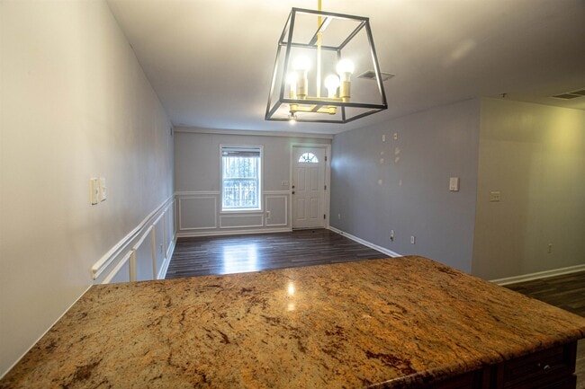 Photo - 171 Clifford St Unit 1