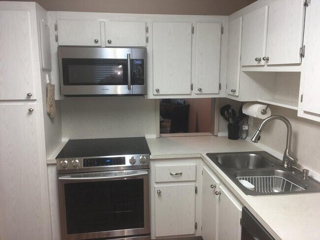 Photo - 4070 Tivoli Ct Unit 202