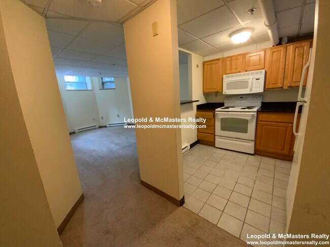 Photo - 104 Peterborough St