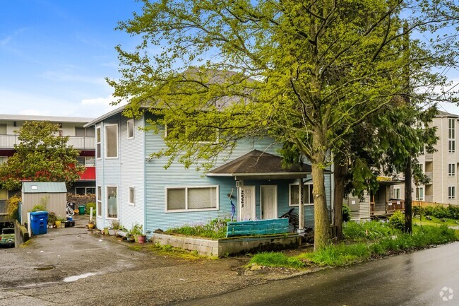 Building Photo - Modern Comfort Meets Classic Charm in This... Rental
