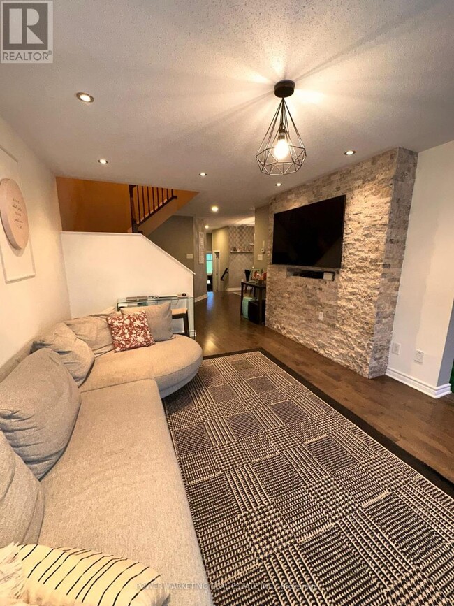 Photo - 124 Nacarat St