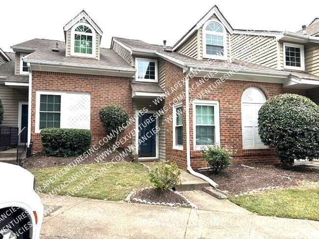 Building Photo - 407 English Ivy Dr Rental