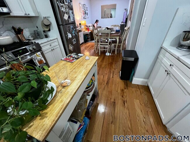 Photo - 372 Oxford St Unit 6