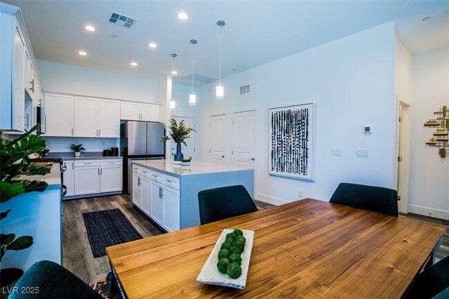 Building Photo - 10148 Delighted Sky Wy Rental