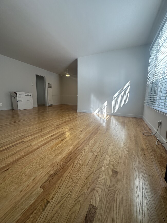 Photo - 8366 Blackburn Ave Unidad 1