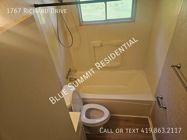 Photo - 1767 Richard Dr