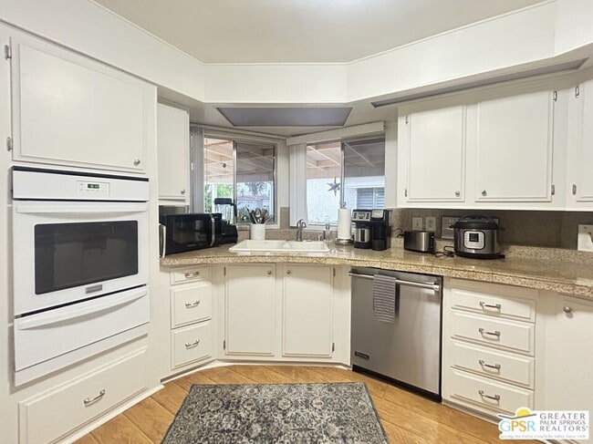 Photo - 74584 Nevada Cir E