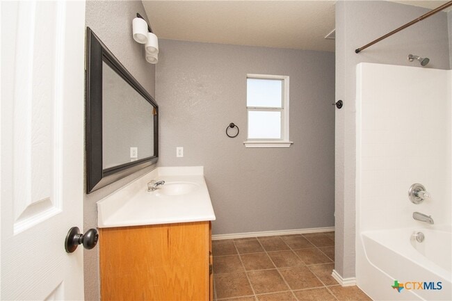3309 Lorena Dr