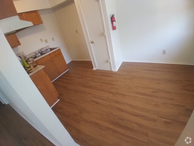 Building Photo - 528 Charleston St SE Unit 4 Rental