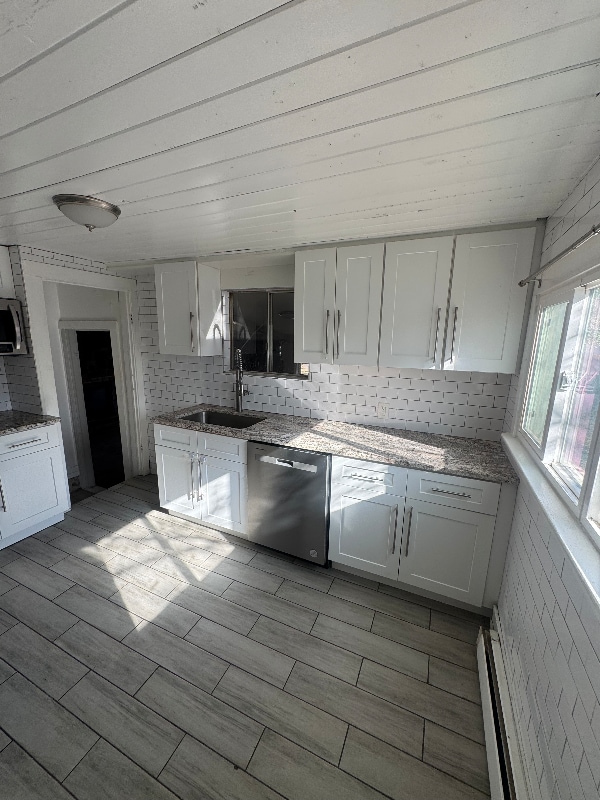 Photo - 4928 Newton St