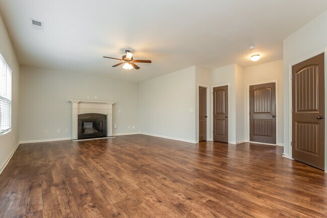 Photo - 441 Chandler Bluff Ct SE