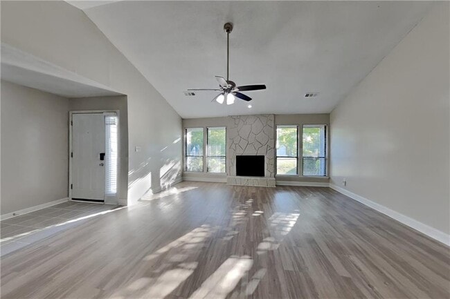 Photo - 1174 Empire Cir