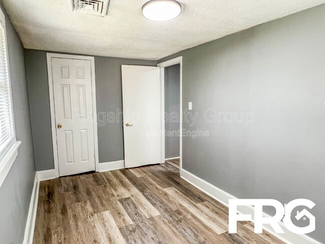 Photo - 600 Howell St Unidad E