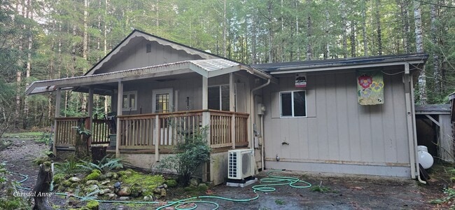 Building Photo - 2 Bedroom in Lake Cushman
