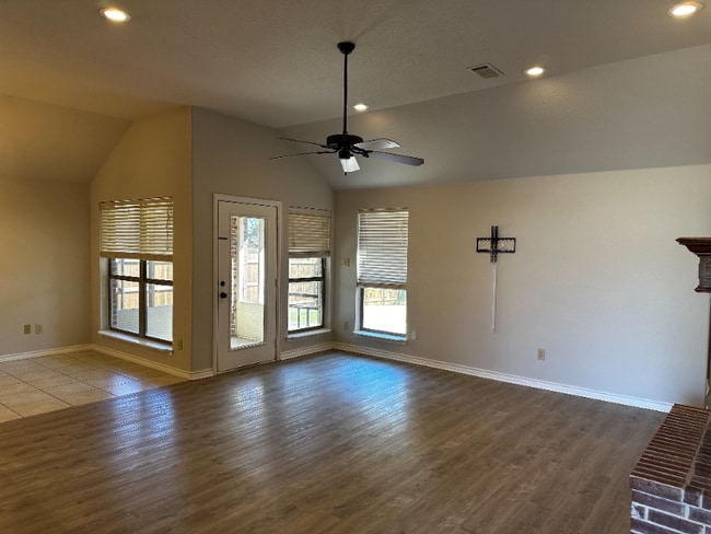 Photo - 3120 Lippizan St