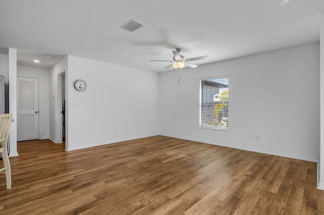 Photo - NOW AVAILABLE - 3/2 with 2 Car Garage in Mirror Lakes!