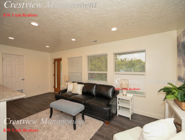 Photo - Martin Triplex Unit 825