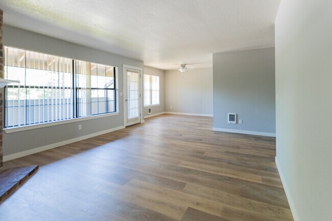 Photo - Devonshire Manor