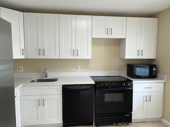 8436 Cypress Ln Unit 7d