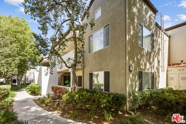 Building Photo - 24474 Valle Del Oro Unit 101 Rental