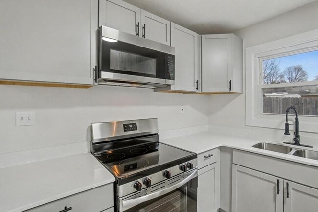 Photo - 5713 Mayville Dr