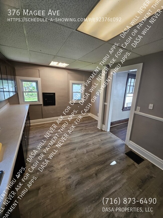 Photo - 376 Magee Ave