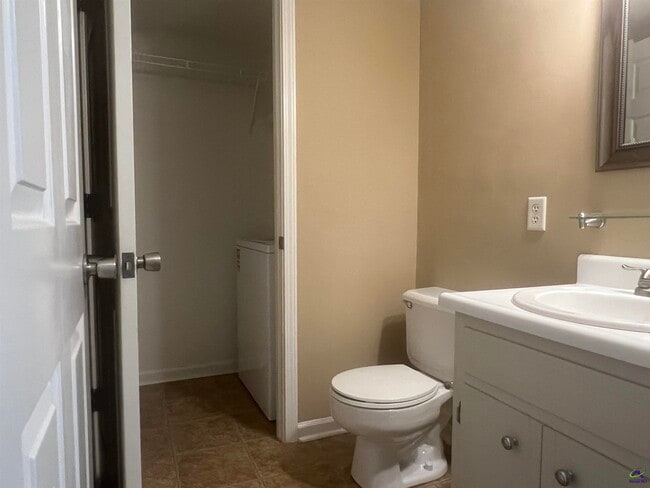 Photo - 137 N Springs Ct