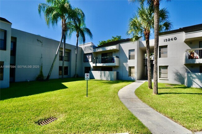 Building Photo - 13240 SW 88th Ln Unit 207E