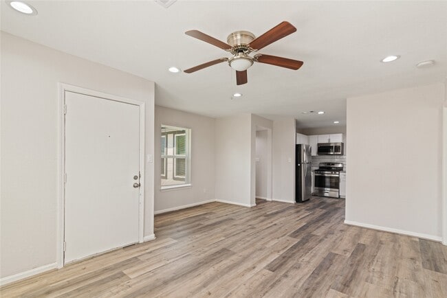Photo - 5405 Chennault Rd