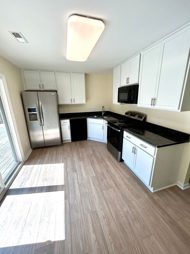 Photo - 3725 Boyette Ct E