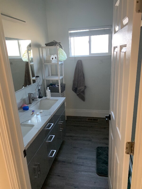 Photo - 430 Jerome St