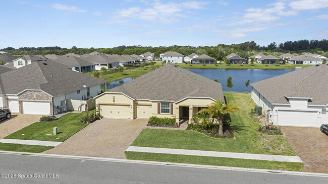 Building Photo - 6185 Moonrise Dr