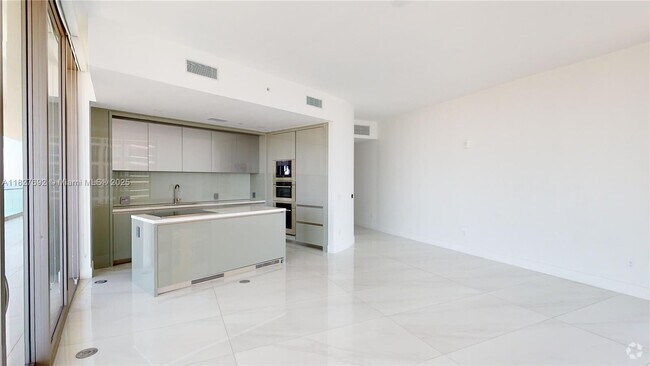 Building Photo - 18975 Collins Ave Unit 2405 Rental