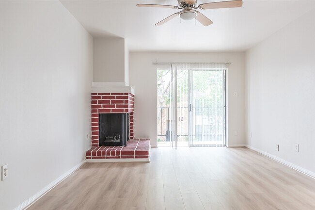 Building Photo - 2800 Jeanetta St Unit 704