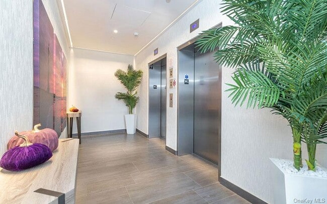 Building Photo - 1 Dekalb Ave Unit 411