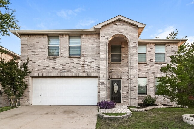 Building Photo - 2033 Shawnee Trail