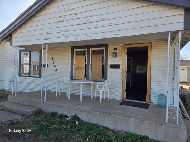 1104 S Western St Unit B