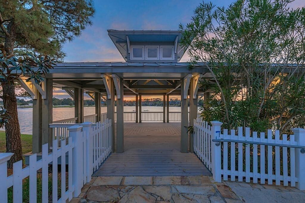 Photo - 190 W Breezy Way