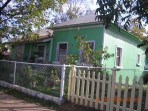 Photo - 907 E 3rd St