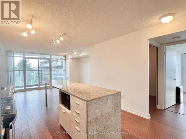 Photo - 29 Singer Ct Unit 309