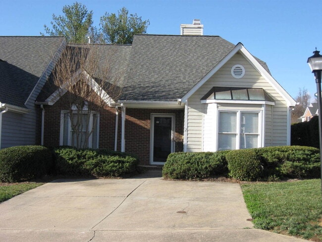 Building Photo - One Story Townhouse in Adams Farm